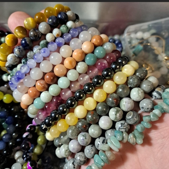 1 (One) Mystery Crystal Bracelet - Picture 5 of 8